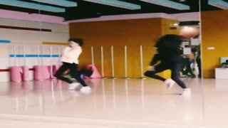 街舞女成人爱你视频,用舞蹈诠释爱意