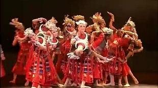 苗族舞蹈成人欢快视频,欢快节奏中的成人庆典风采