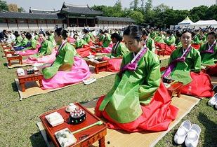 感人的成人仪式视频大全,成人仪式感人瞬间大盘点