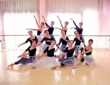 中国舞成人上课教程视频,跟随视频轻松掌握舞步与技巧