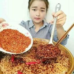 成人挑战吃辣椒视频播放,辣度惊人引热议